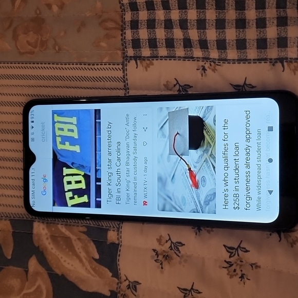 Cricket 5G 64GB Dream Phone Electric Blue with screen protector and red case - Picture 1 of 4